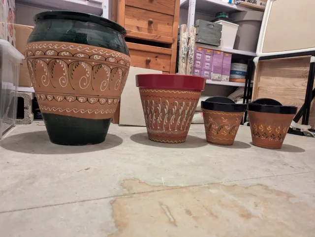 Conjunto maceteros barro decorados