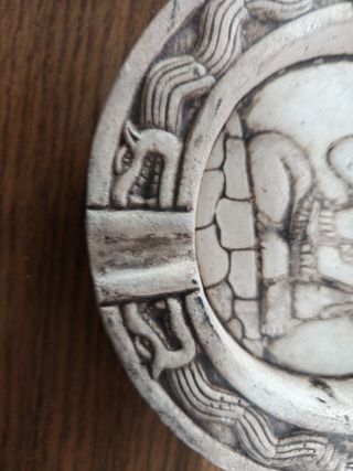 Cenicero de México con diseño azteca