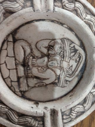 Cenicero de México con diseño azteca