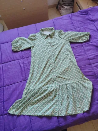 Vestido largo estampado con botones