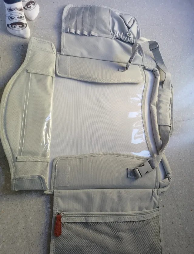 Bolsa y mesa para coche de niños