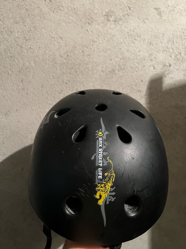 Casco bicicleta BMX Negro con Diseño Tigre