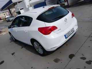 Opel Astra 2014