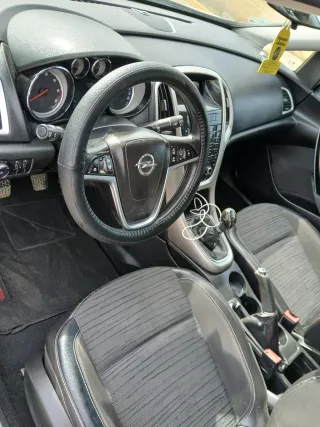 Opel Astra 2014
