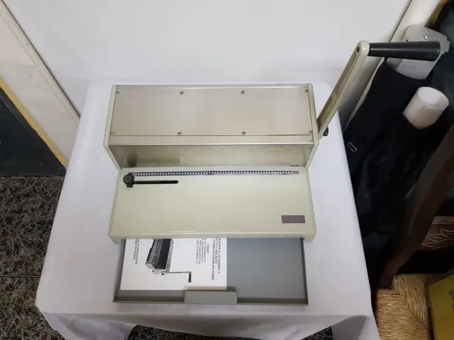 Encuadernadora Perforadora YOSAN 56