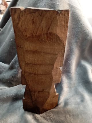Figura artesanal mexicana tallada en madera – arte