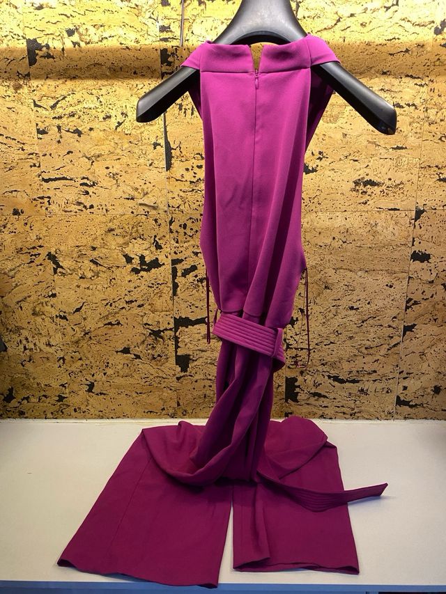 Mono morado elegante