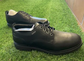 Zapatos negros GORE-TEX. Talla 43-8.5