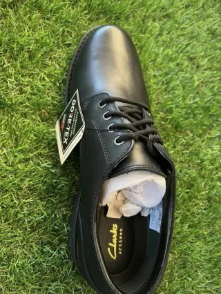 Zapatos negros GORE-TEX. Talla 43-8.5