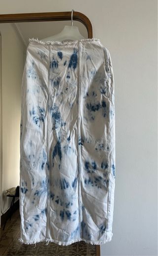 Falda vaquera Stradivarius tie-dye talla 36