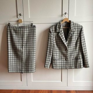 Completo tailleur giacca e gonna