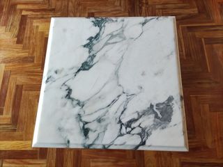 Mesa auxiliar mármol y madera