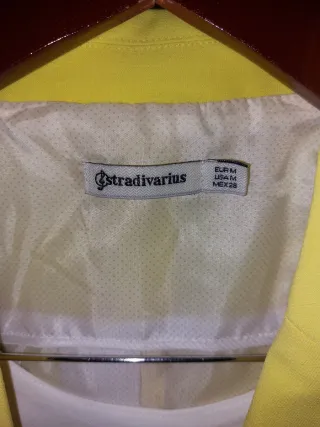 Americana amarilla Stradivarius Talla M