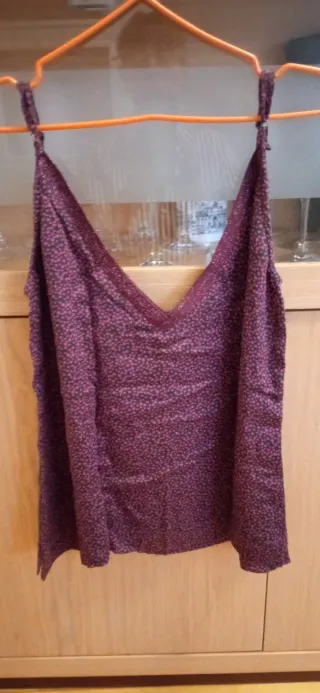Camiseta tirantes negra con puntos fucsia Talla S