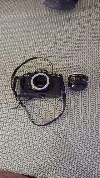 Cámara Yashica FX-3 Super 2000 + Flash Jessops