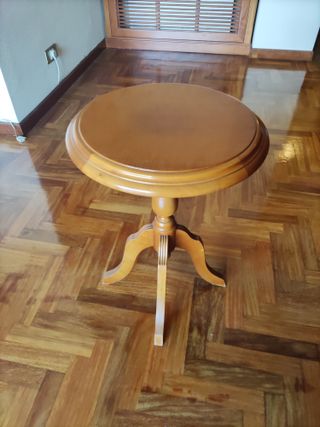 Mesa auxiliar redonda de madera