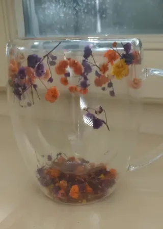 Tazza doppio vetro con fiori secchi