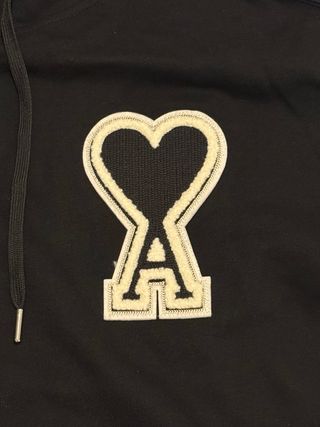 Sudadera Ami Negra con Logo Corazón
