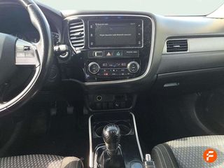Mitsubishi Outlander 220 DI-D Motion 2WD 5 Plazas