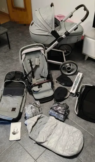 Carro de bebé completo gris
Marca mutsy.