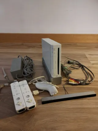 Nintendo Wii con caja original y 2 mandos 