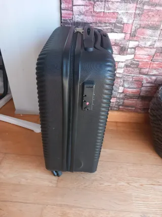 Maleta de cabina negra