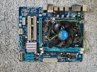 Placa Base Gigabyte GA-H55M + Tarjeta Gráfica +RAM