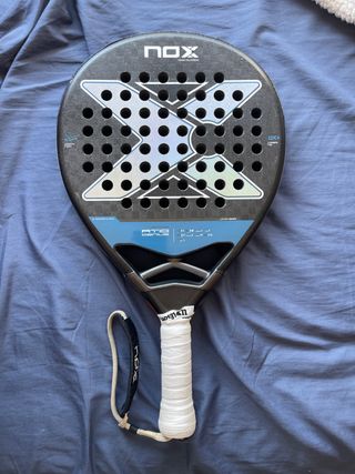 Pala de pádel NOX AT10