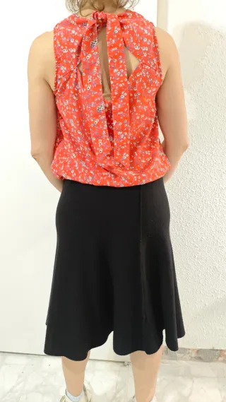 Conjunto Top Estampado y Falda Negra