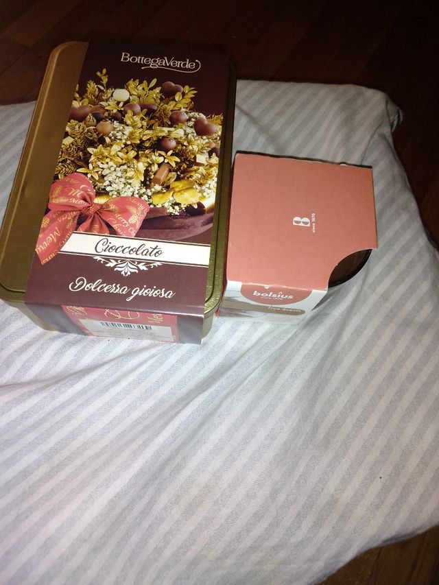 Bagnoschiuma, crema corpo e candela al cioccolato 