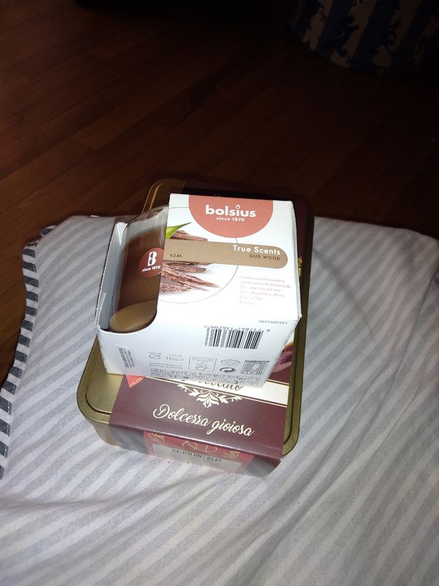 Bagnoschiuma, crema corpo e candela al cioccolato 