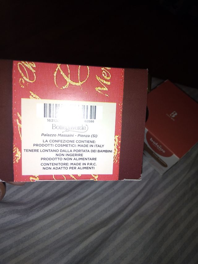 Bagnoschiuma, crema corpo e candela al cioccolato 