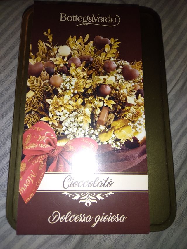 Bagnoschiuma, crema corpo e candela al cioccolato 