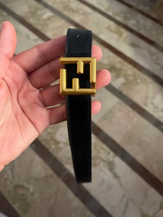Cinturón Fendi Negro y Dorado