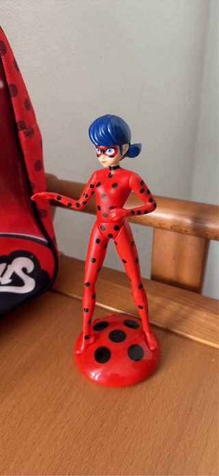Zaino rosso con pois neri