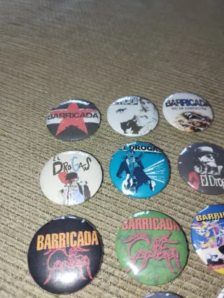 Lote 15 Chapas Barricada Heavy Rock