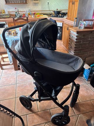 Carro de bebé negro