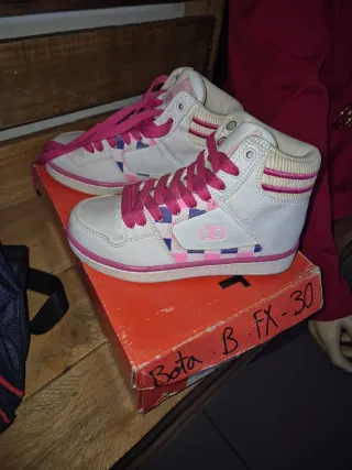 Zapatillas altas blancas y rosas niña