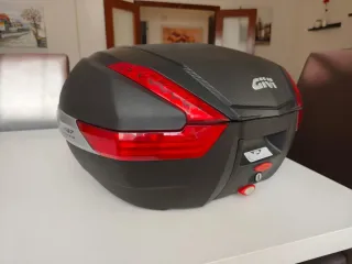 Maleta Givi V47NN + Respaldo