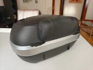 Maleta Givi V47NN + Respaldo