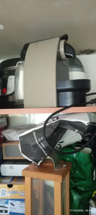 Cafetera Nespresso Beige