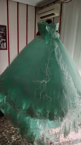Vestido de 15 años verde