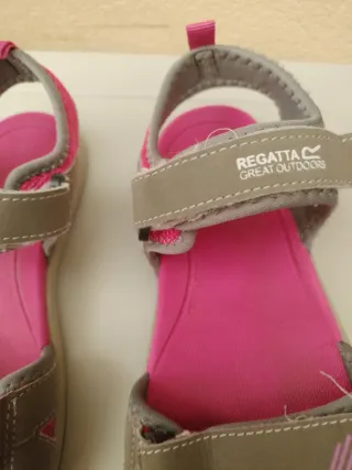 Sandalias Regatta niña rosa y gris