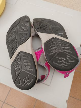 Sandalias Regatta niña rosa y gris