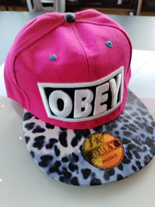 Gorras de béisbol variadas