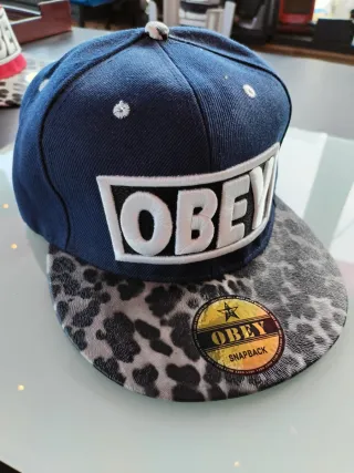 Gorras de béisbol variadas