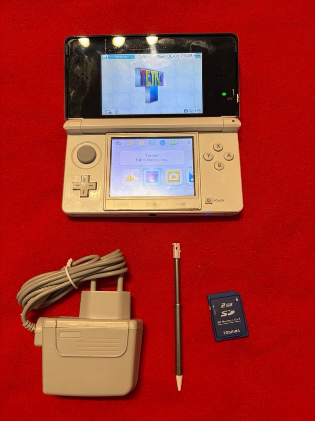 Nintendo 3DS Blanca + Accesorios