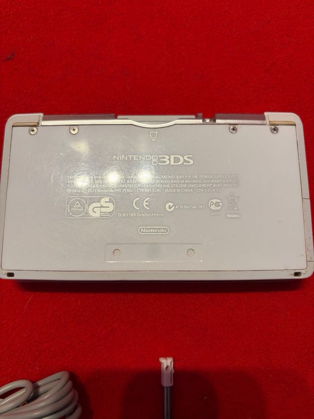 Nintendo 3DS Blanca + Accesorios