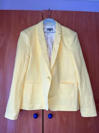 Blazer amarillo