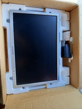 Monitor Samsung LCD TFT 19 Magic Speed